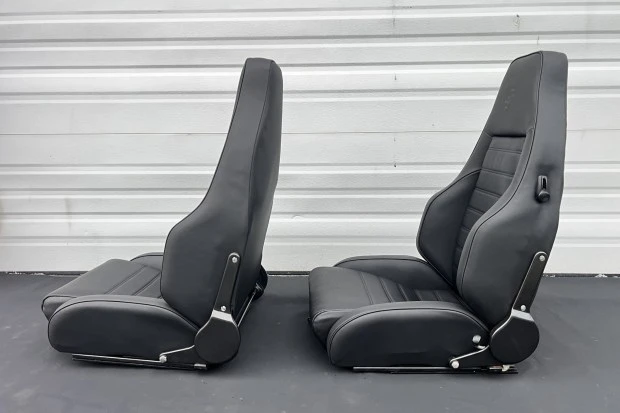 Parts & Memorabilia Seats & Interior - Image 3 of 4