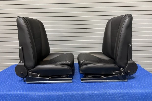 Parts & Memorabilia Seats & Interior - Image 3 of 5