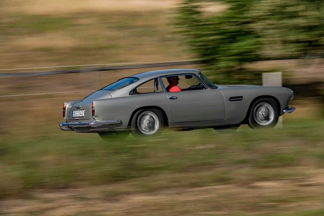 Aston Martin DB4 - Image 19 of 31