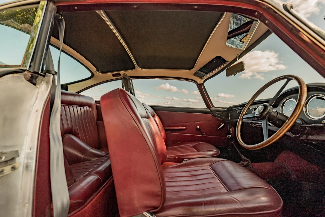 Aston Martin DB4 - Image 21 of 31