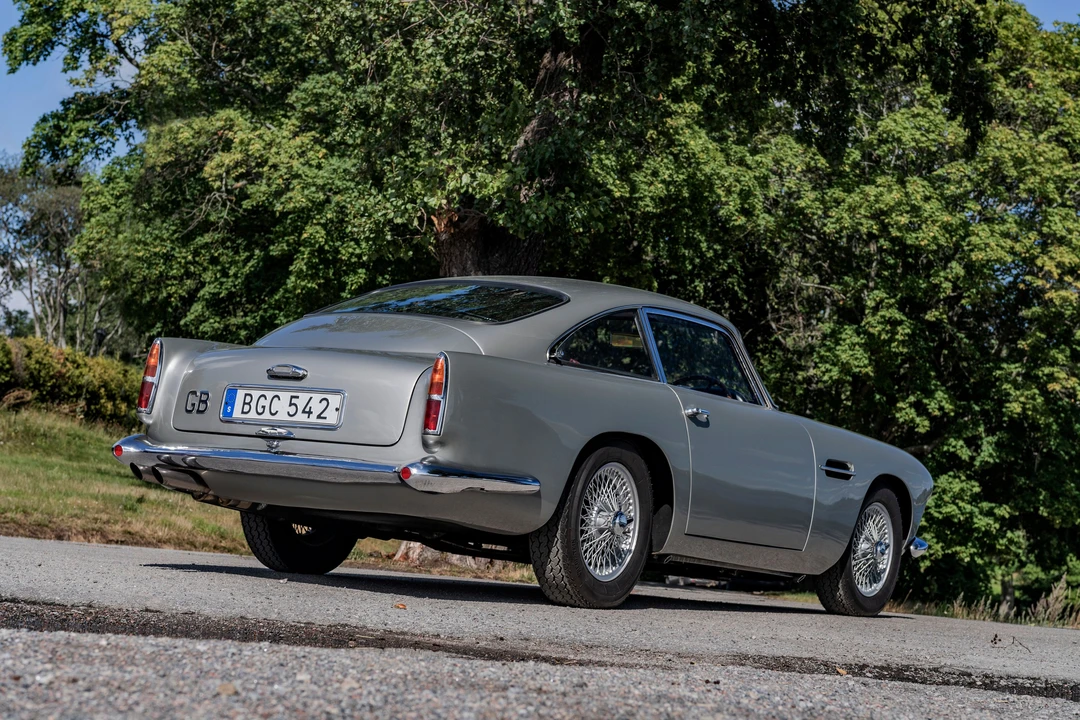 Aston Martin DB4 - Image 11 of 31