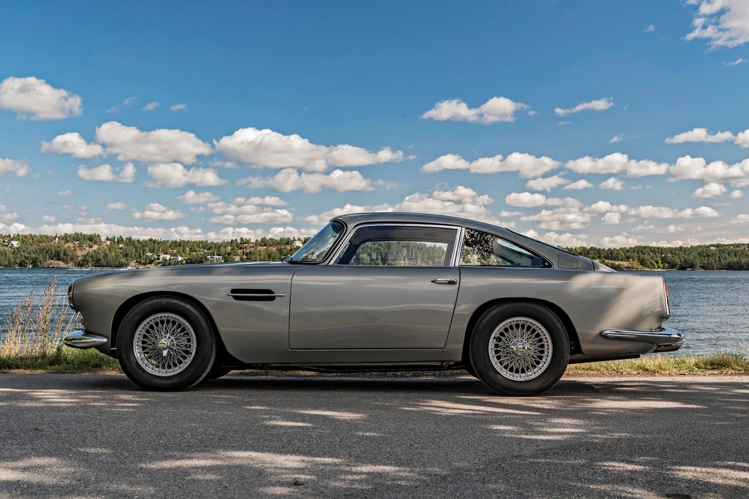 Aston Martin DB4 - Image 10 of 31