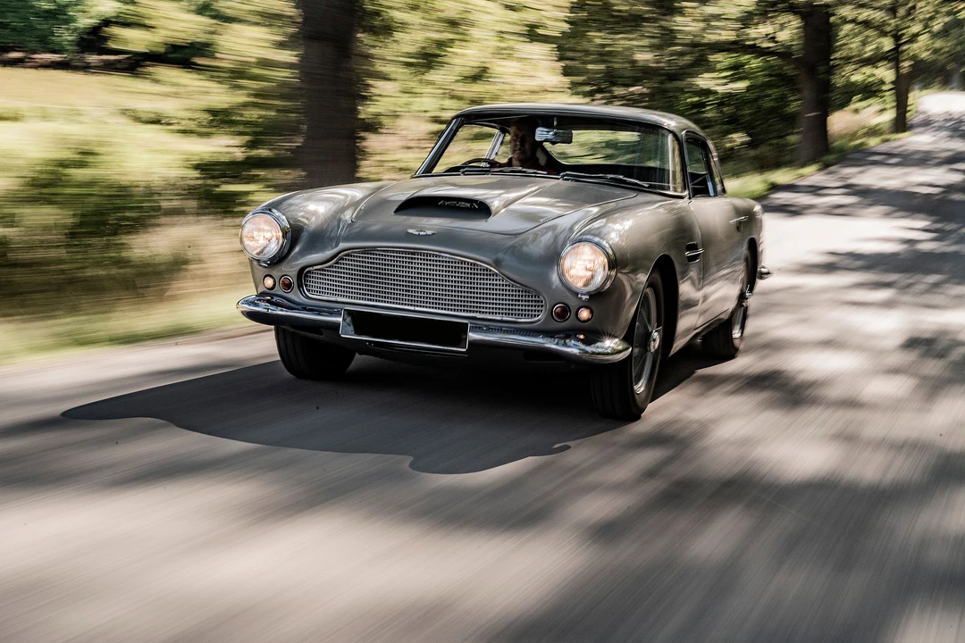 Aston Martin DB4 - Image 2 of 31