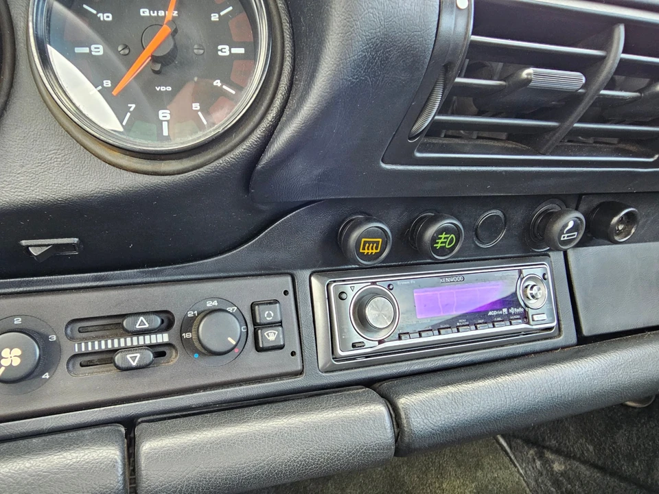 1989 Porsche 964 Carrera 4 - Image 14 of 29