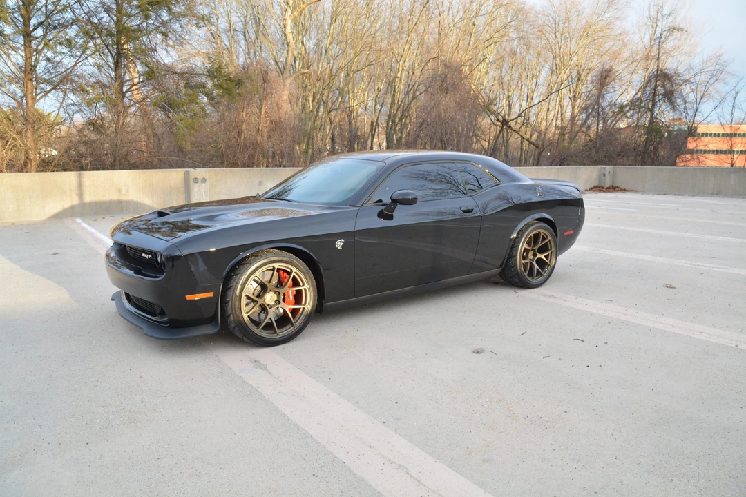 2015 Dodge Challenger SRT Hellcat 3rd Gen - Image 9 of 31