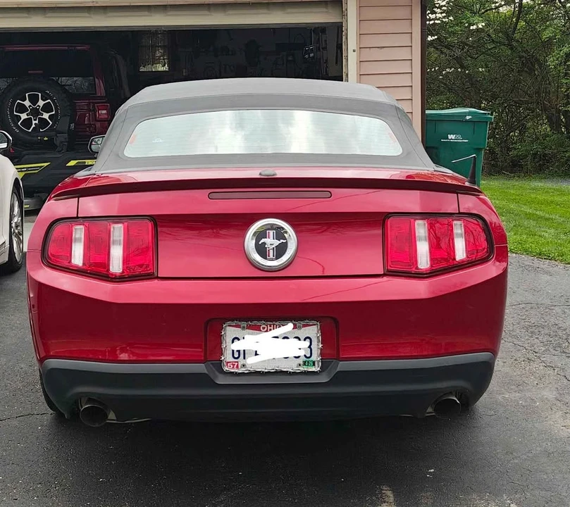 2011 Ford S197 Mustang - Image 2 of 6