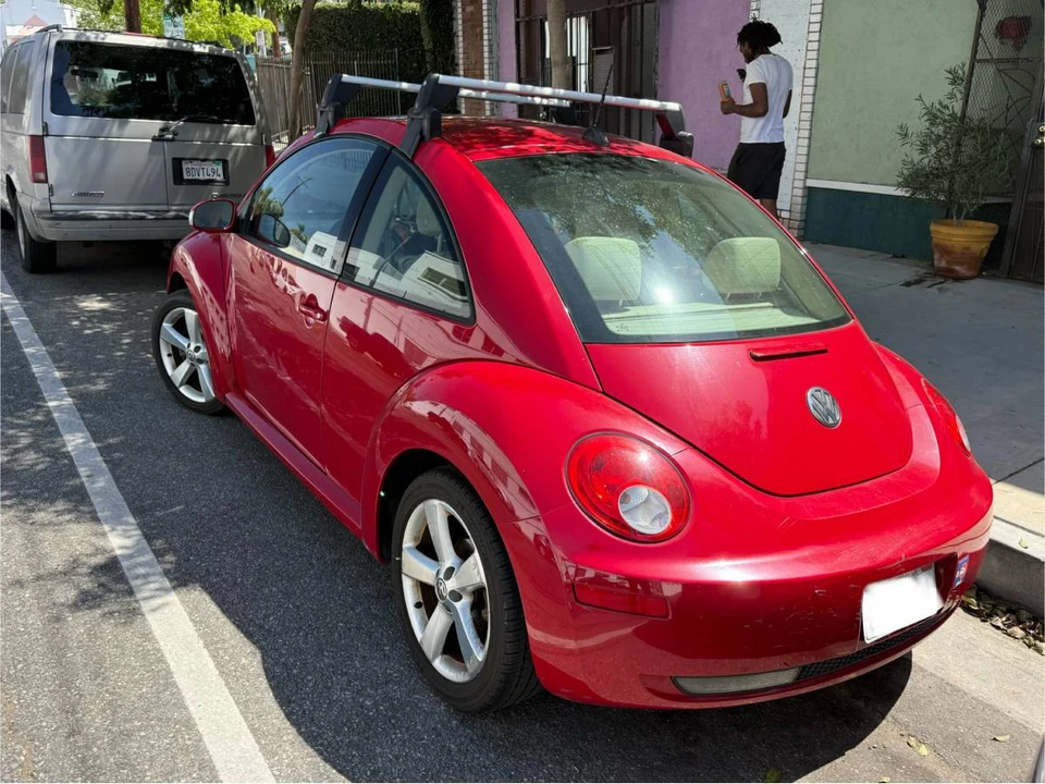2006 Volkswagen New Beetle - Image 3 of 11