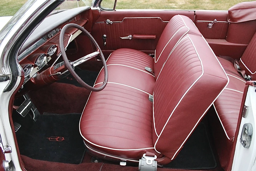 1961 Oldsmobile 88 - Image 5 of 10