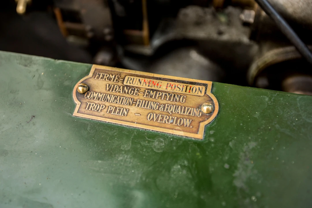 Renault - Image 30 of 31