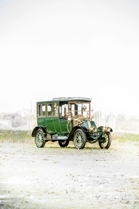 Renault - Image 10 of 31