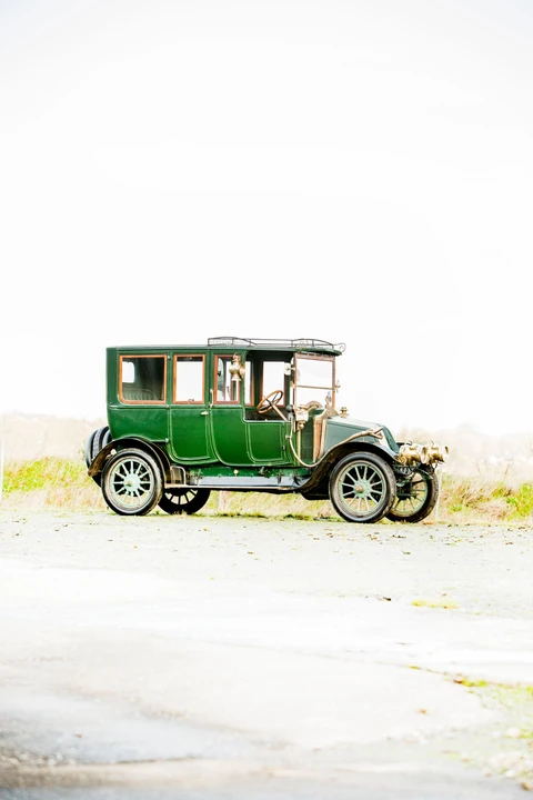 Renault - Image 11 of 31