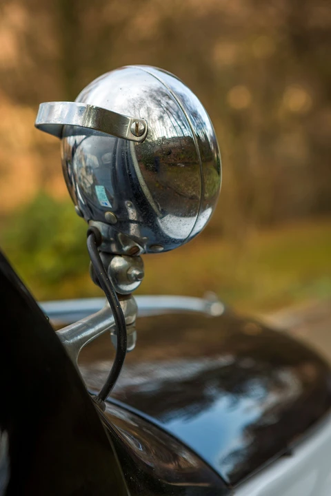Renault 4CV - Image 29 of 31