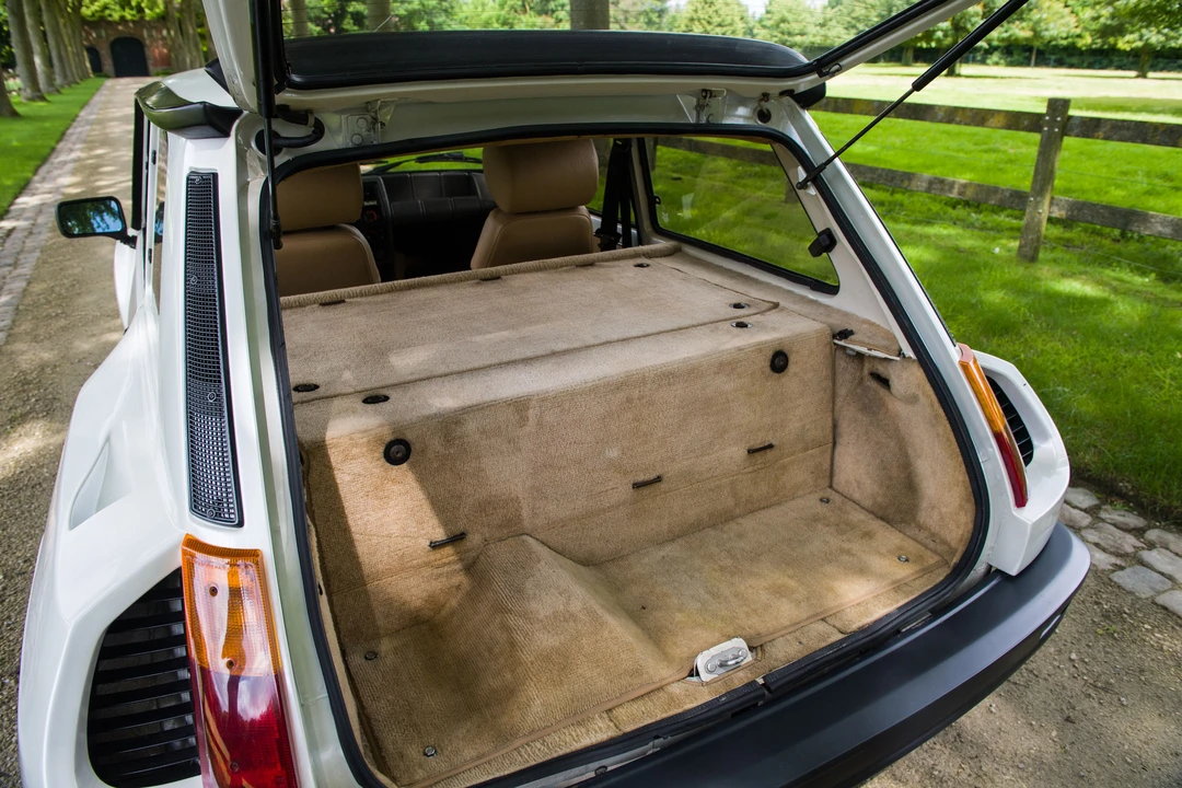 Renault 5 Turbo 2 - Image 18 of 31