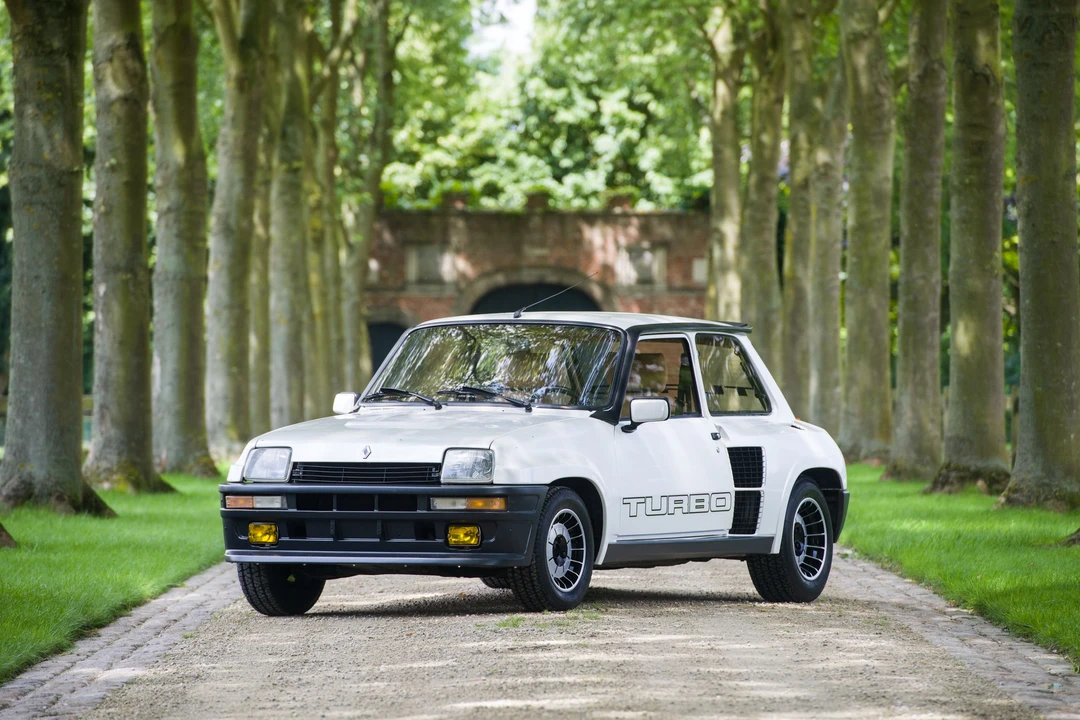 Renault 5 Turbo 2 - Image 2 of 31