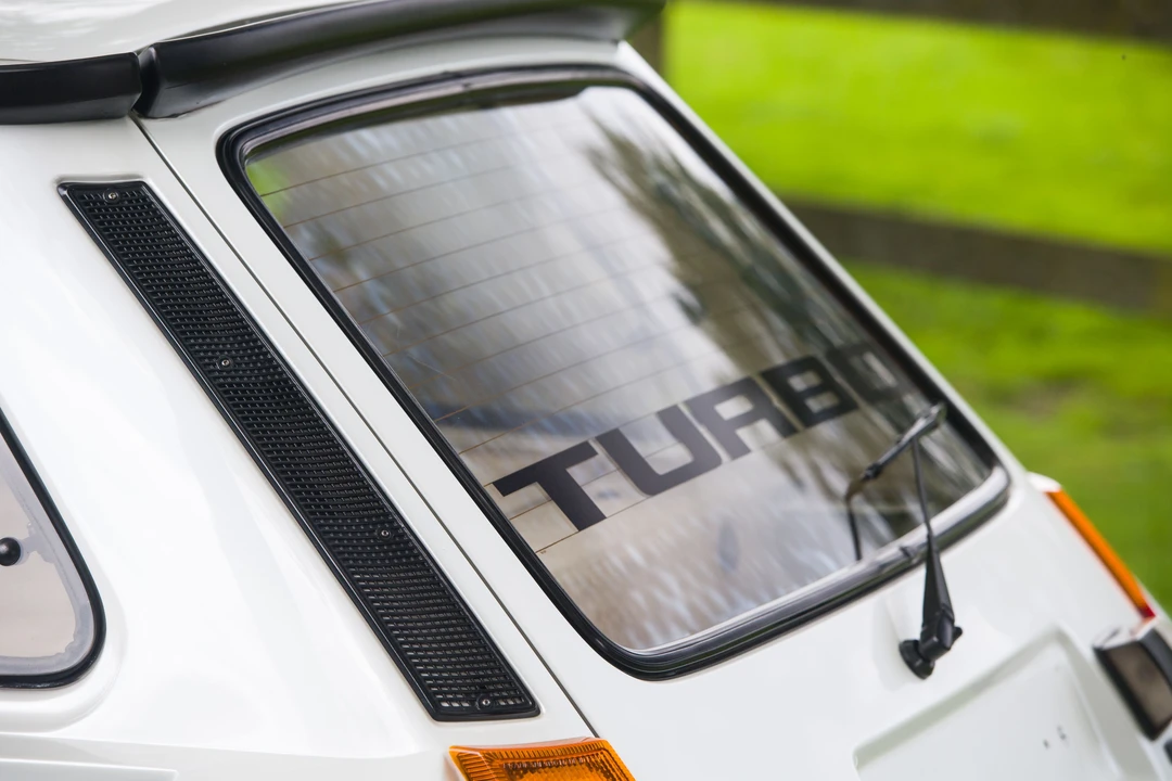 Renault 5 Turbo 2 - Image 21 of 31