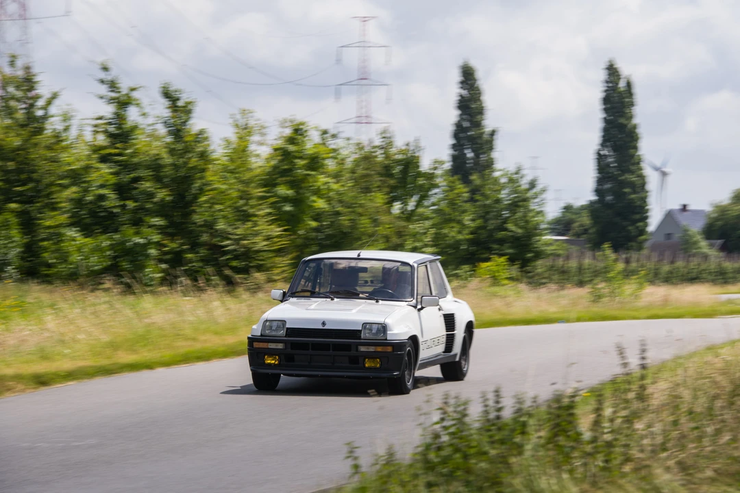 Renault 5 Turbo 2 - Image 31 of 31
