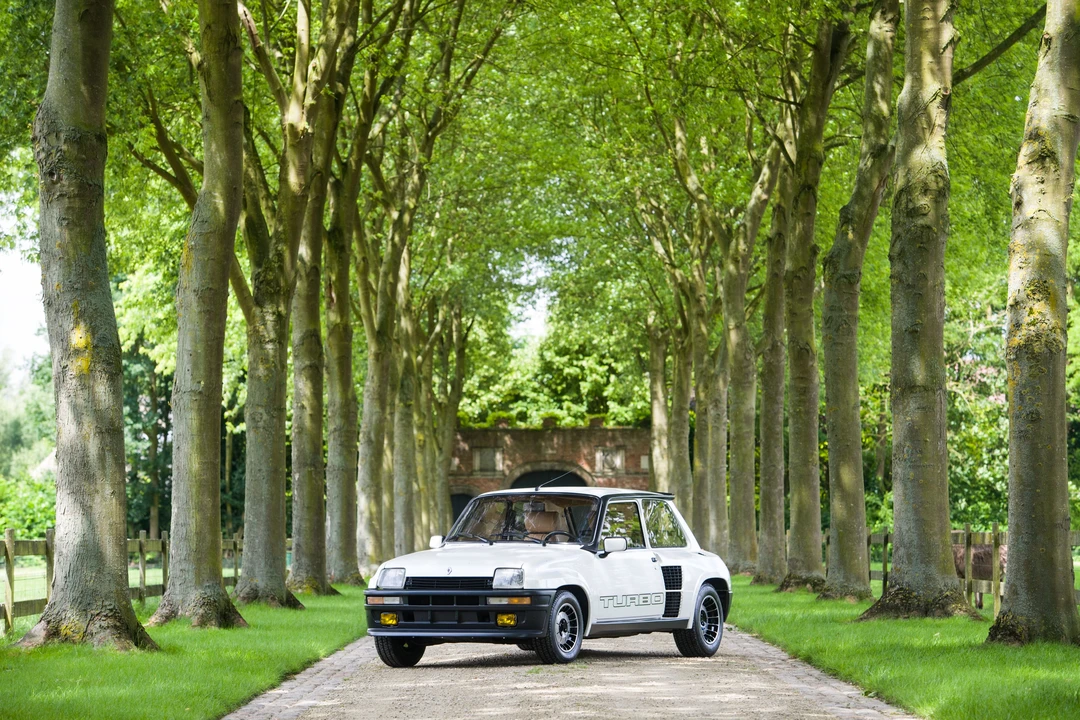 Renault 5 Turbo 2 - Image 3 of 31