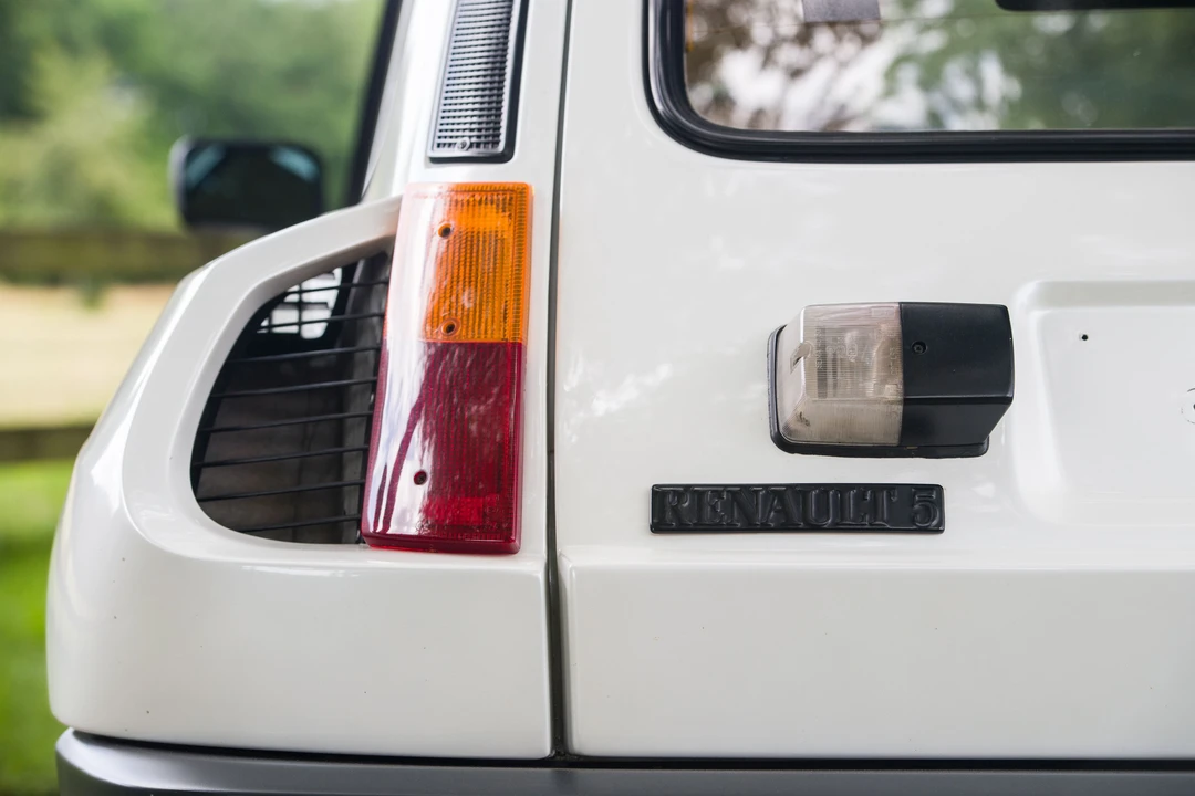 Renault 5 Turbo 2 - Image 23 of 31