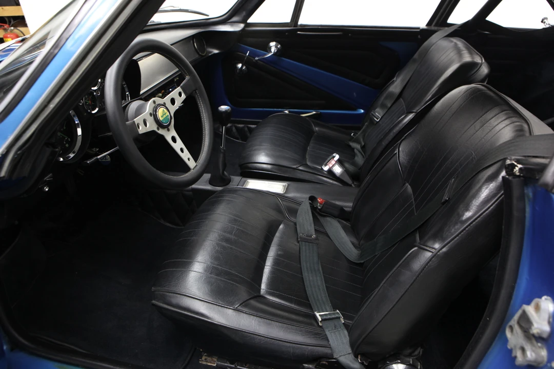 Renault - Image 8 of 15