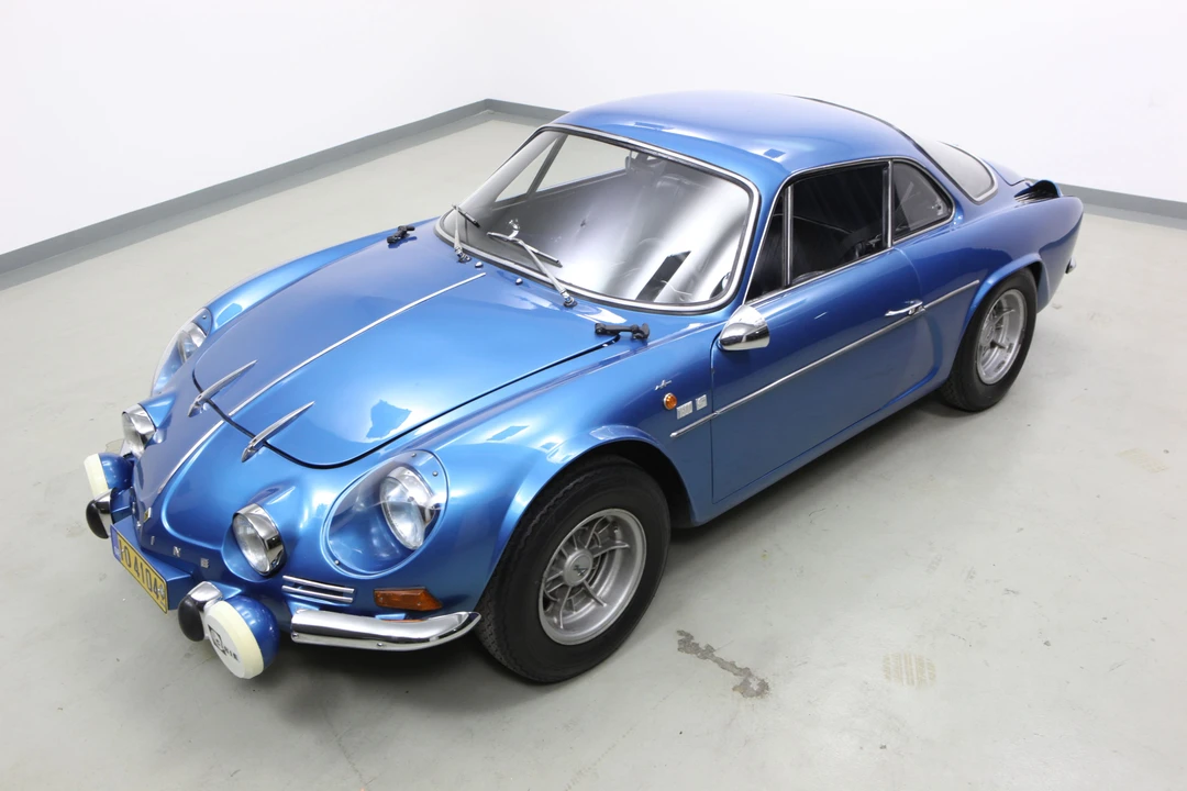 Renault - Image 5 of 15