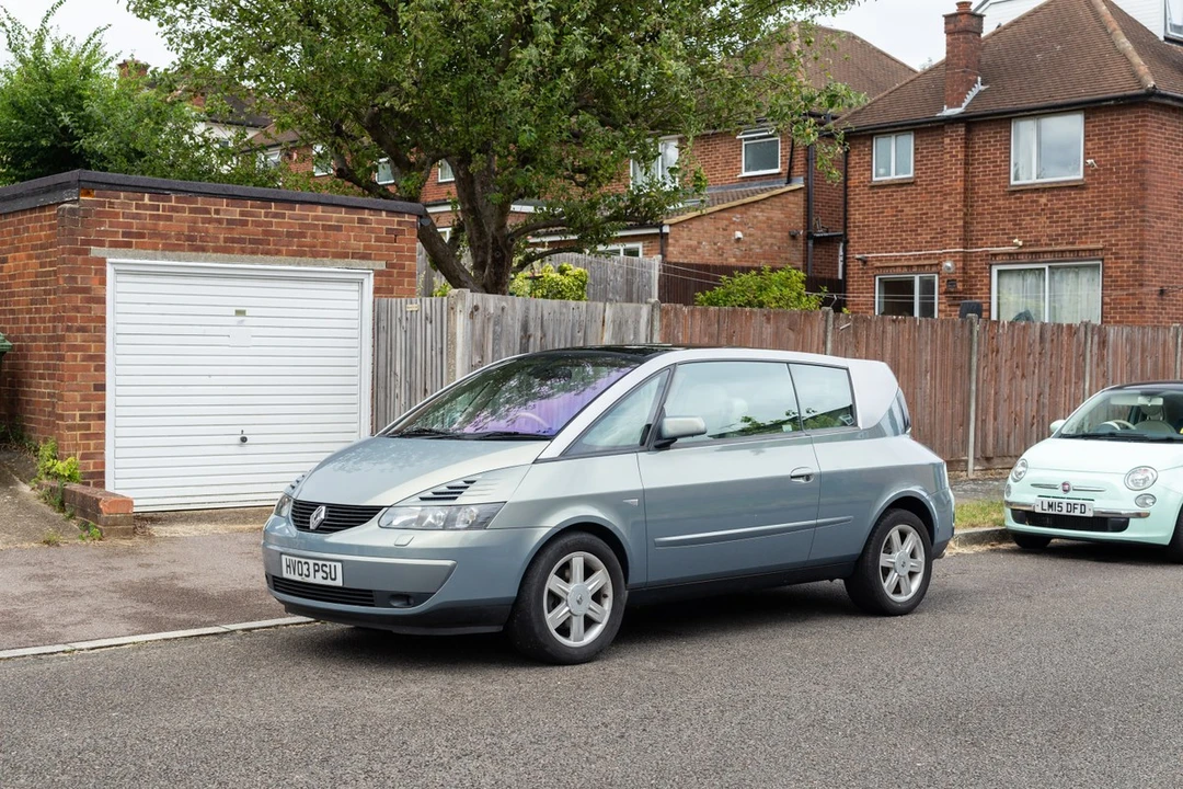 2003 Renault - Image 11 of 30