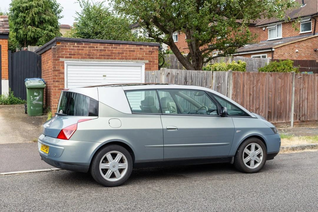 2003 Renault - Image 18 of 30