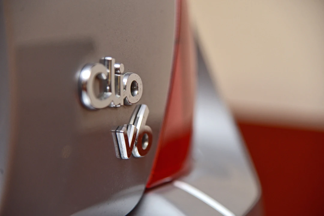 Renault Clio 2nd Gen - Image 19 of 26