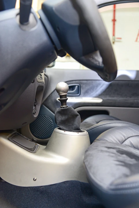 Renault Clio 2nd Gen - Image 10 of 26