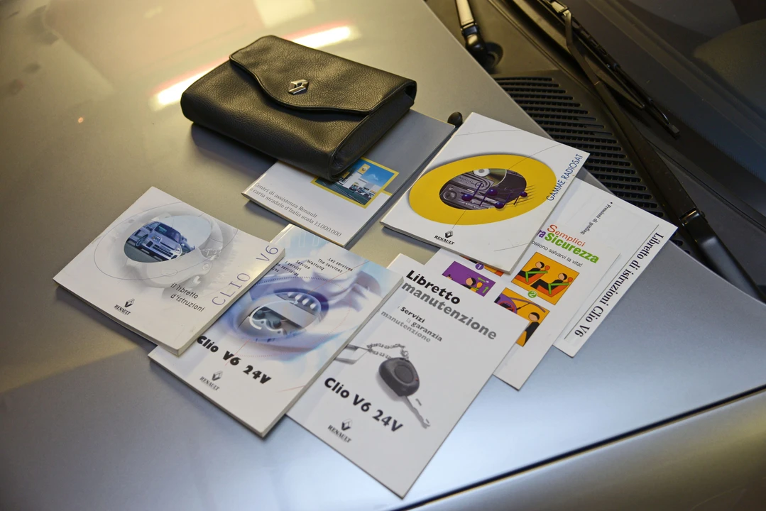 Renault Clio 2nd Gen - Image 26 of 26