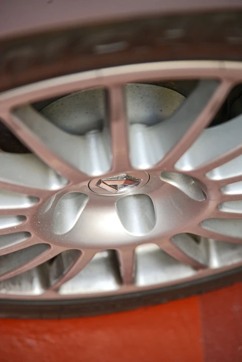 Renault Clio 2nd Gen - Image 17 of 26