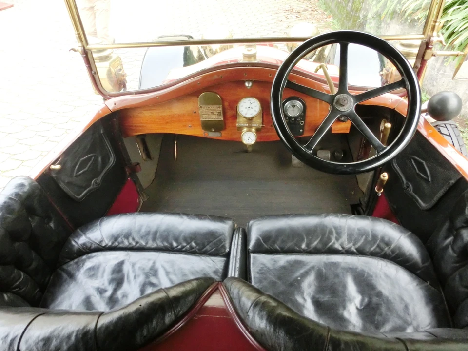 Renault - Image 3 of 9