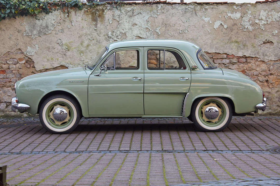Renault Dauphine - Image 3 of 6