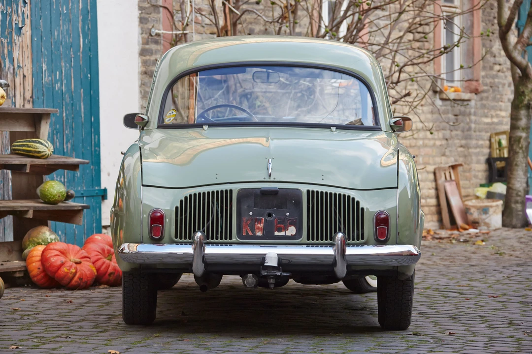 Renault Dauphine - Image 6 of 6