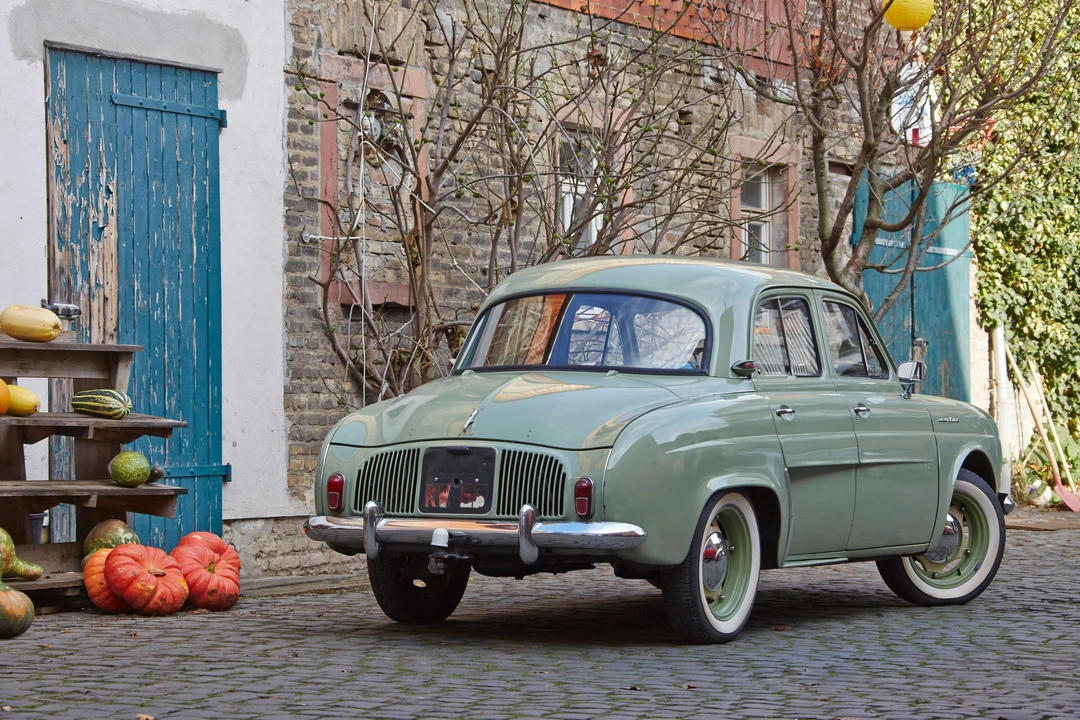 Renault Dauphine - Image 5 of 6