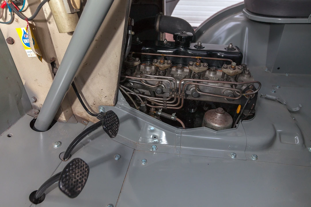 Renault - Image 17 of 31