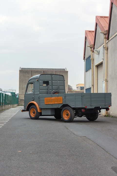 Renault - Image 7 of 31