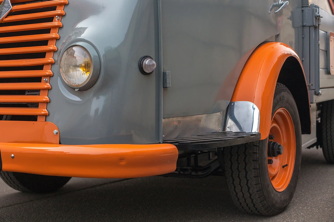 Renault - Image 22 of 31
