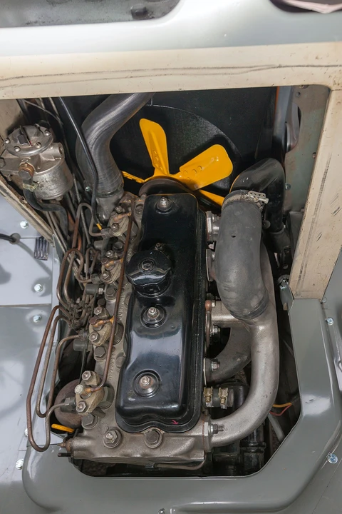 Renault - Image 20 of 31