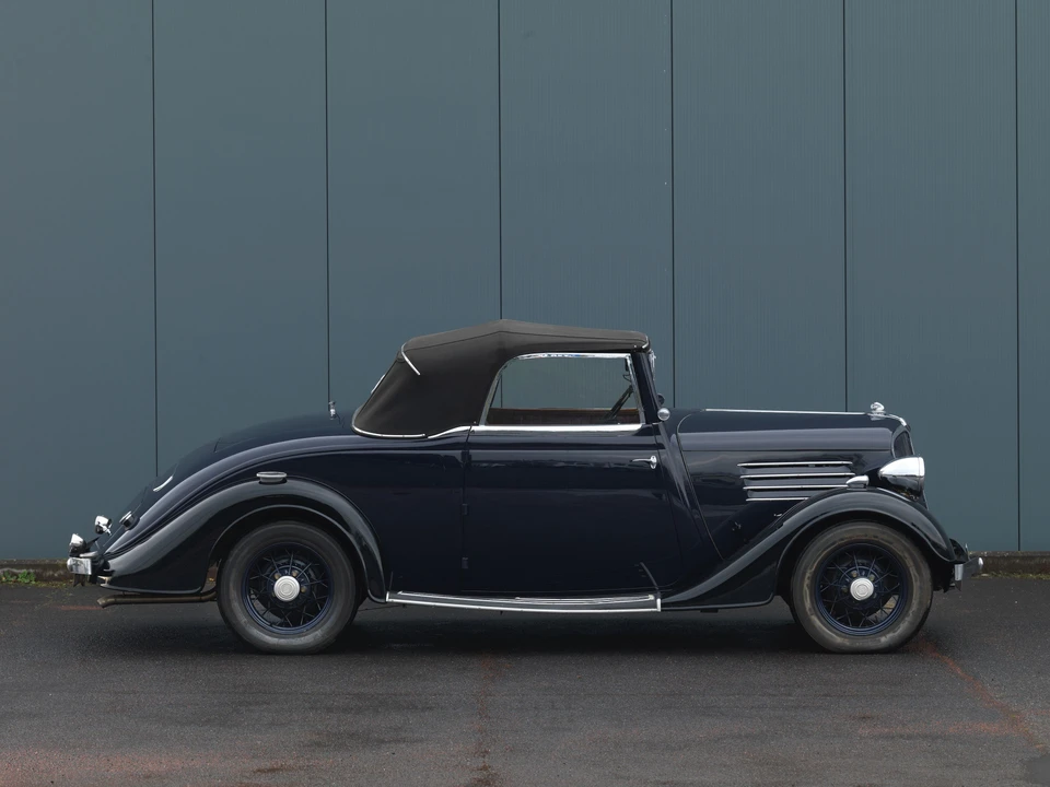 Renault - Image 3 of 11