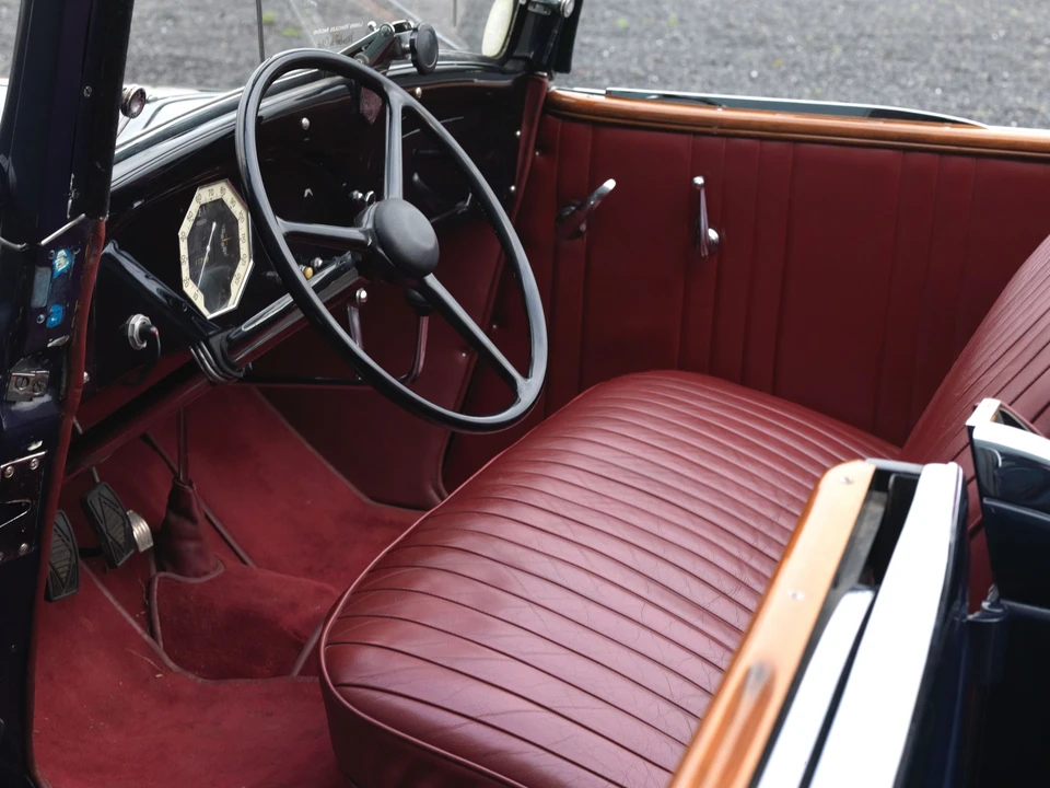 Renault - Image 7 of 11