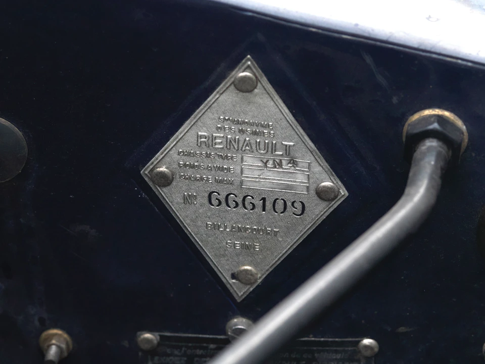 Renault - Image 11 of 11