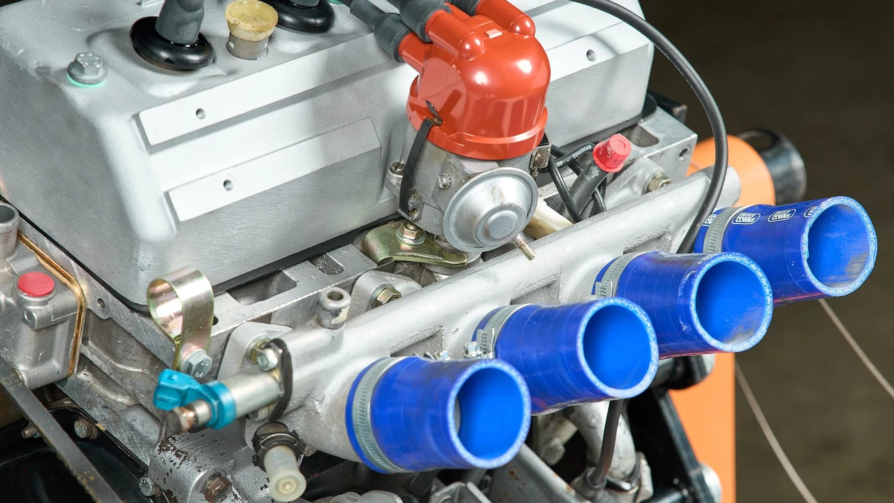 Parts & Memorabilia Engines - Image 7 of 31