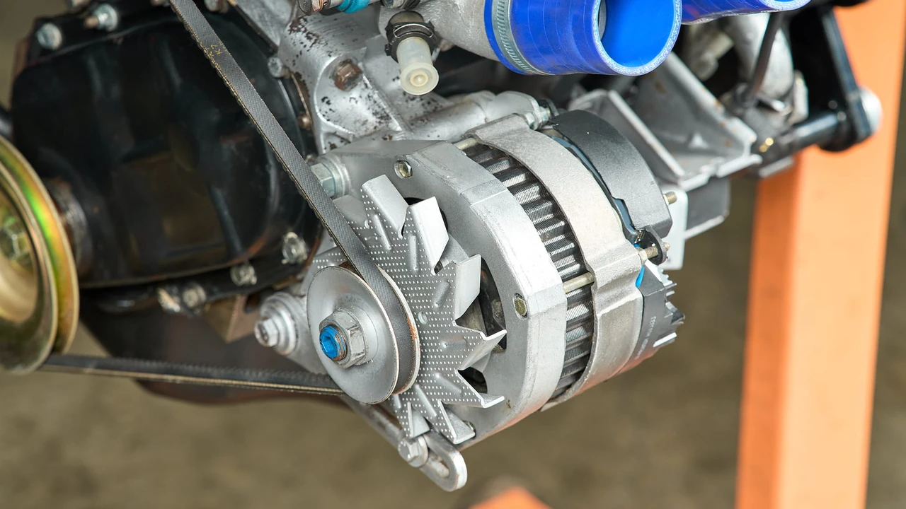 Parts & Memorabilia Engines - Image 8 of 31