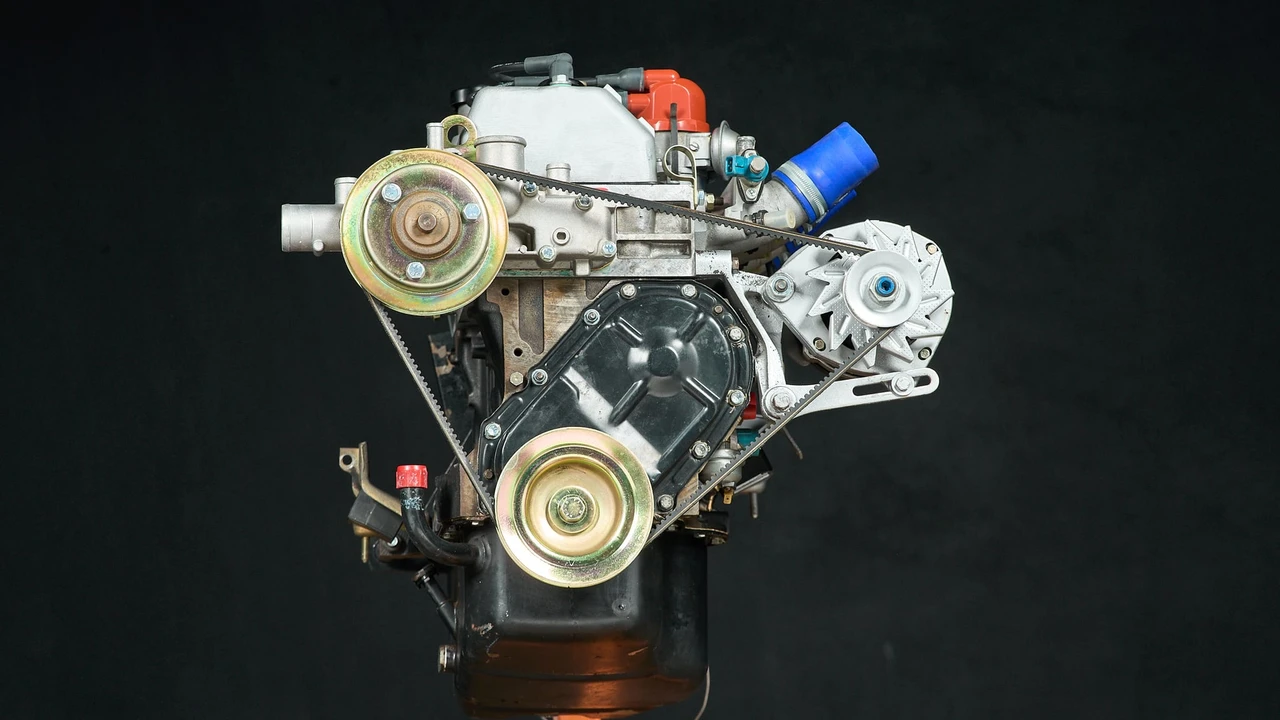 Parts & Memorabilia Engines - Image 14 of 31