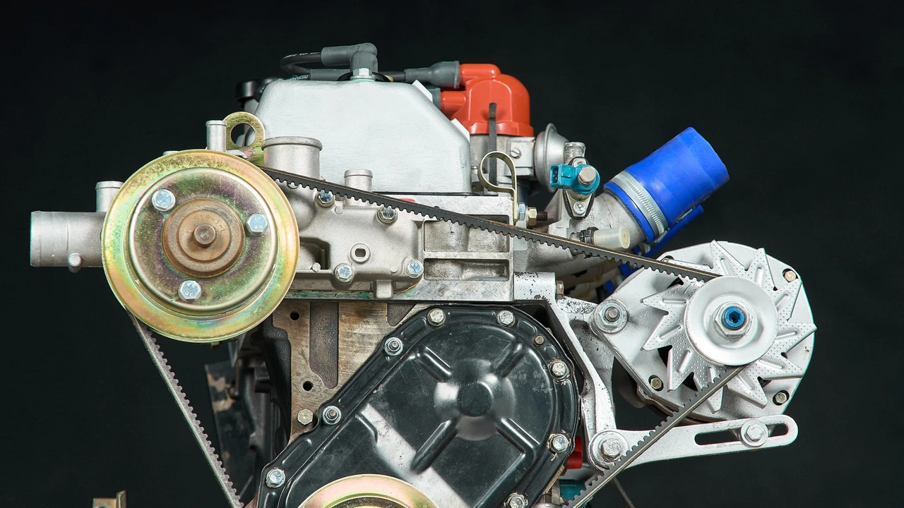 Parts & Memorabilia Engines - Image 15 of 31
