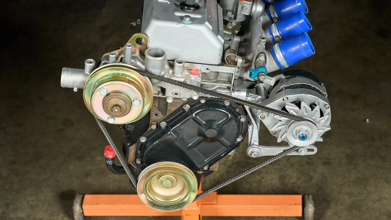Parts & Memorabilia Engines - Image 17 of 31