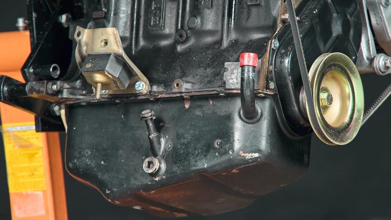 Parts & Memorabilia Engines - Image 21 of 31