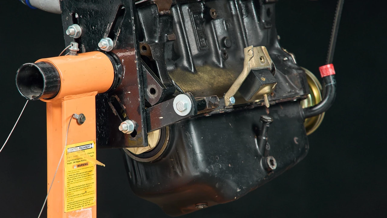 Parts & Memorabilia Engines - Image 29 of 31