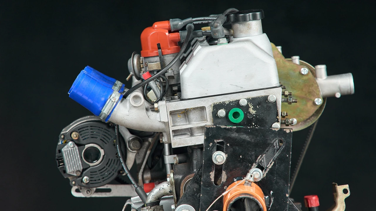 Parts & Memorabilia Engines - Image 30 of 31