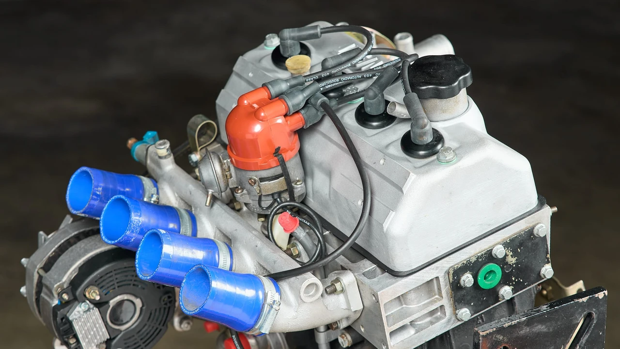 Parts & Memorabilia Engines - Image 31 of 31